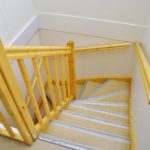 MENUISERIES INTERIEURES - Escalier en sapin 2 quarts tournants